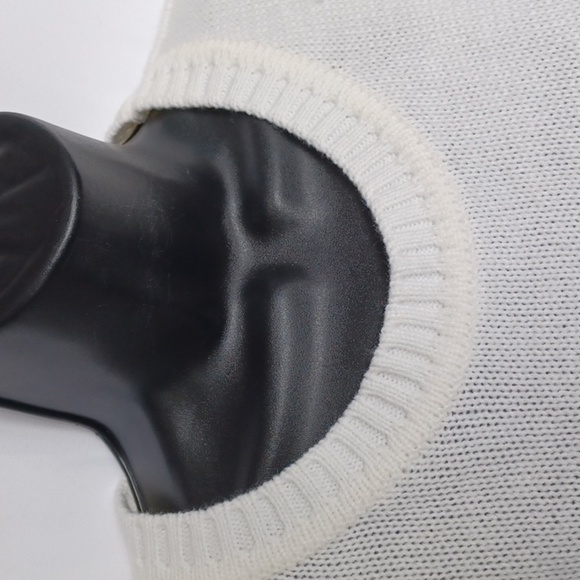 HAODUOYI designer Cream Reindeer sweater, 22" Ptp - Picture 3 of 7